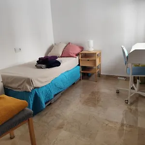 Confortable Habitacion Centrica En Piso Privado Homestay Malaga